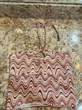 retro-style Hollister wavy swirl print halter top